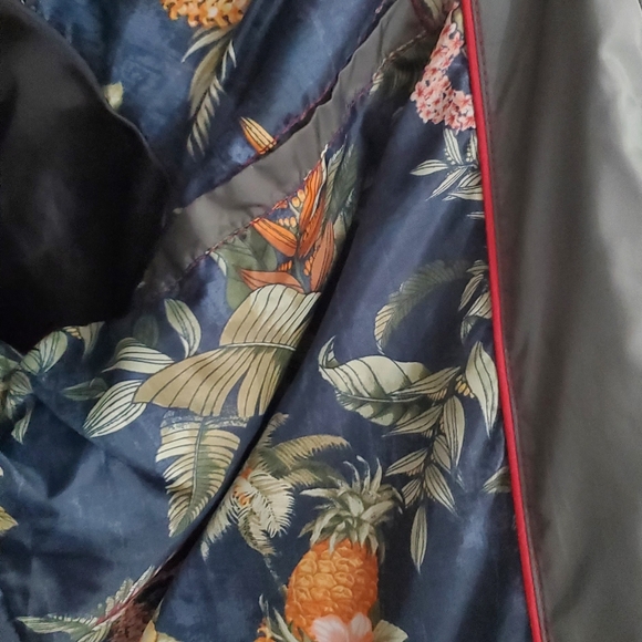 Tommy Bahama Thin Puffer Down Gray Jacket - Picture 6 of 7